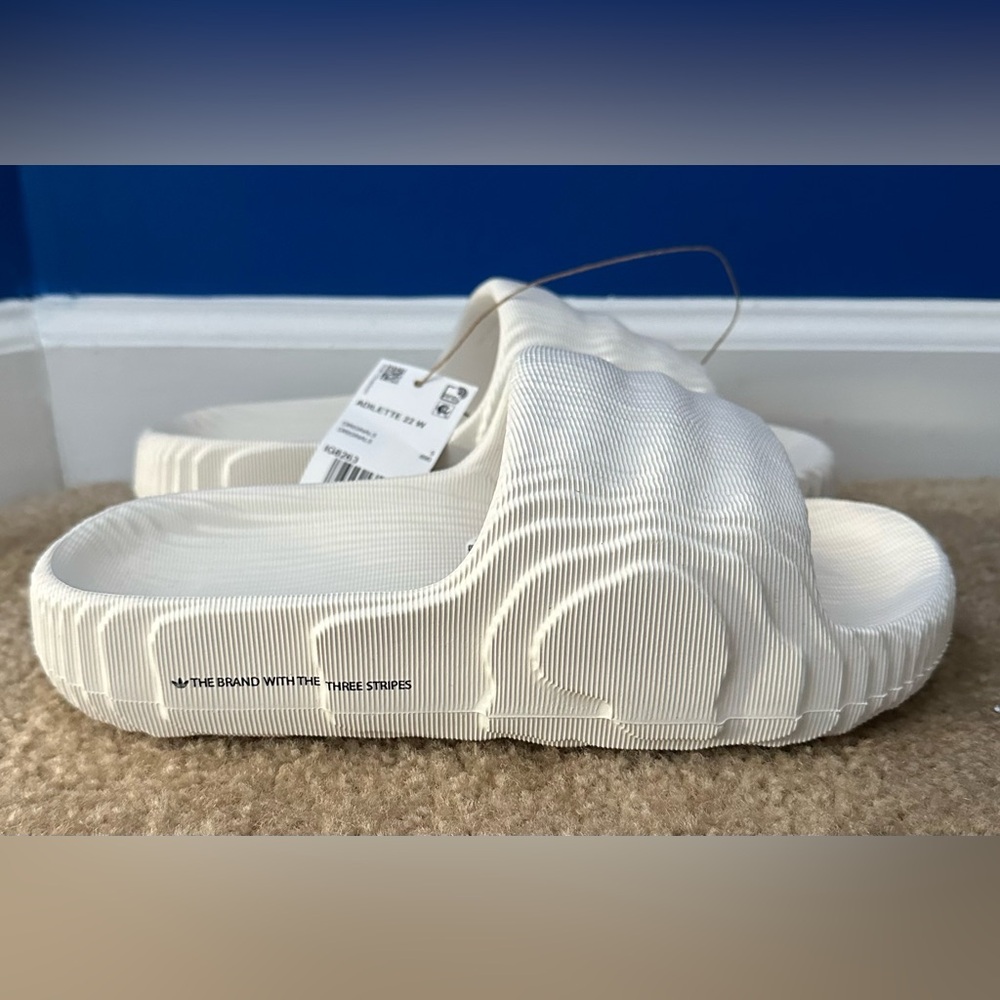Adidas Adilette 22 Slides OFF WHITE IG8263 Men’s Size 5/Women’s Size 6 NEW